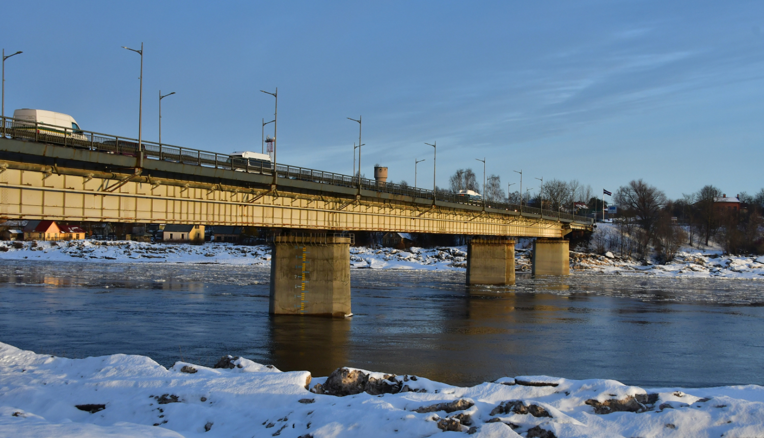 Daugava un tilts