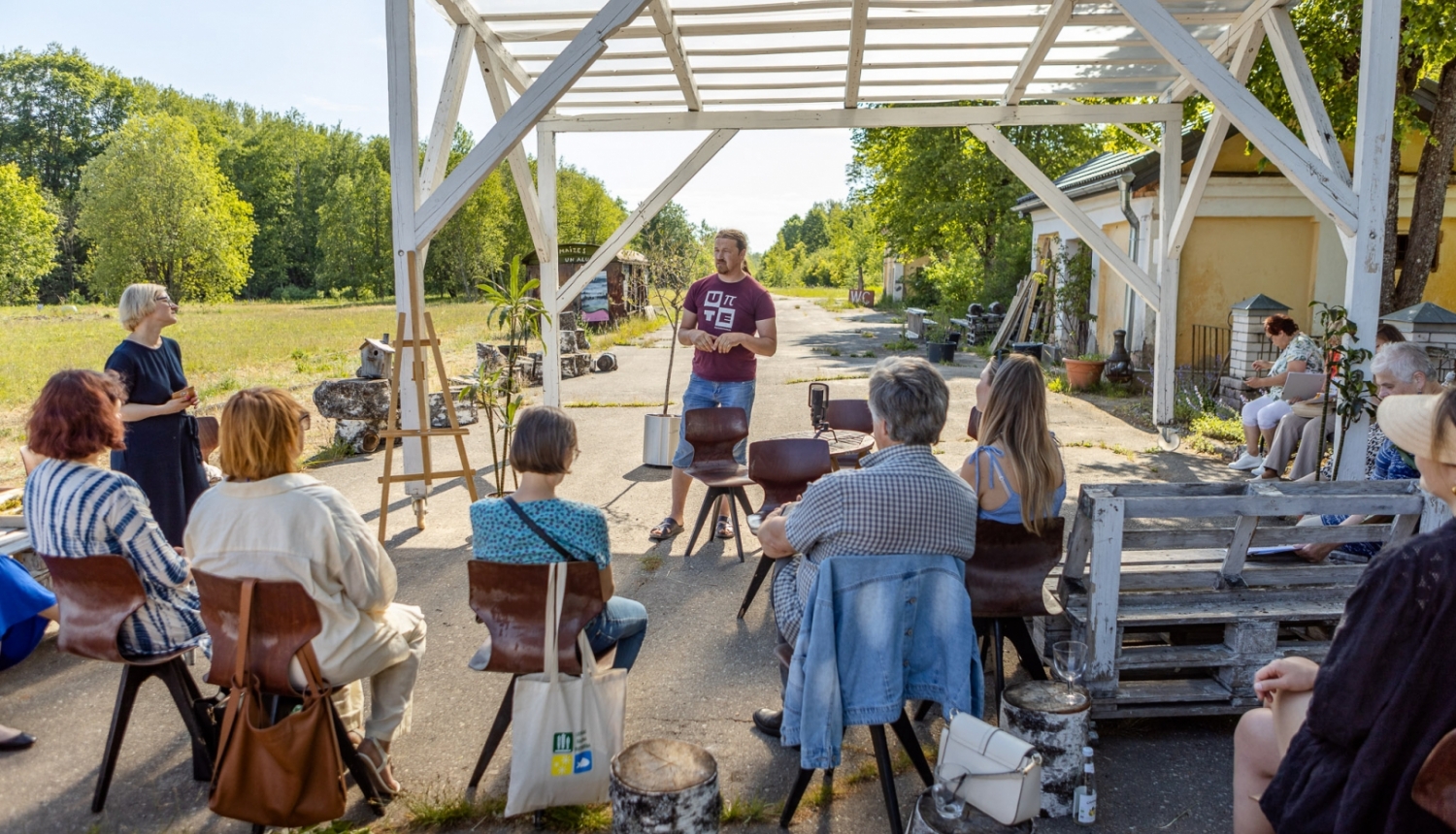 Aicina Latvijas ciemus un kopienas pieteikties "Viedais ciems 2023" atpazīstamības zīmei