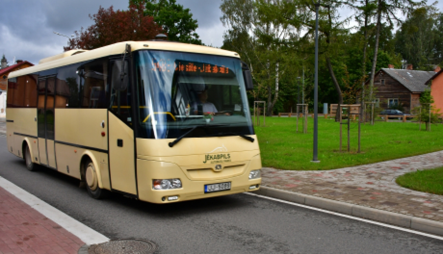 Valsts svētkos gaidāmas izmaiņas gandrīz 400 reģionālo autobusu maršrutu