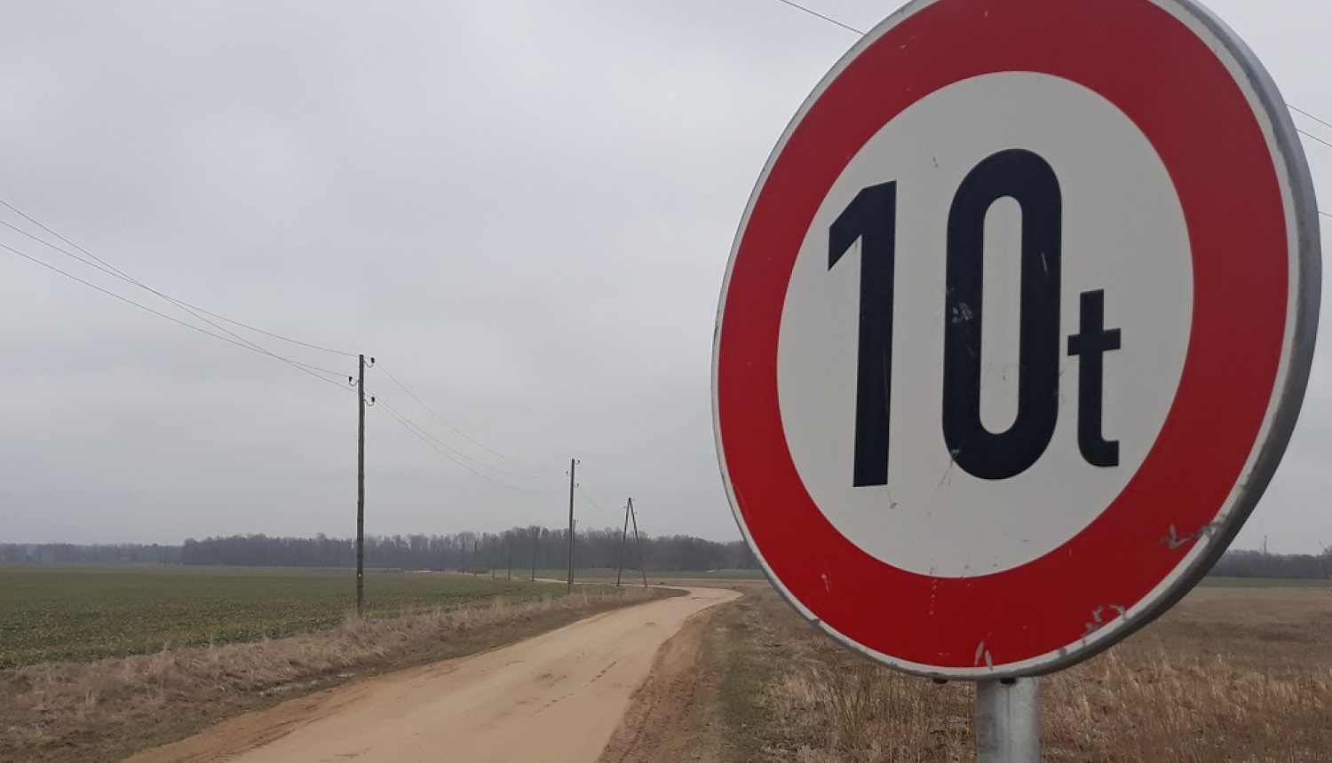 ceļa zīme - transporta masas ierobežojumi 10t